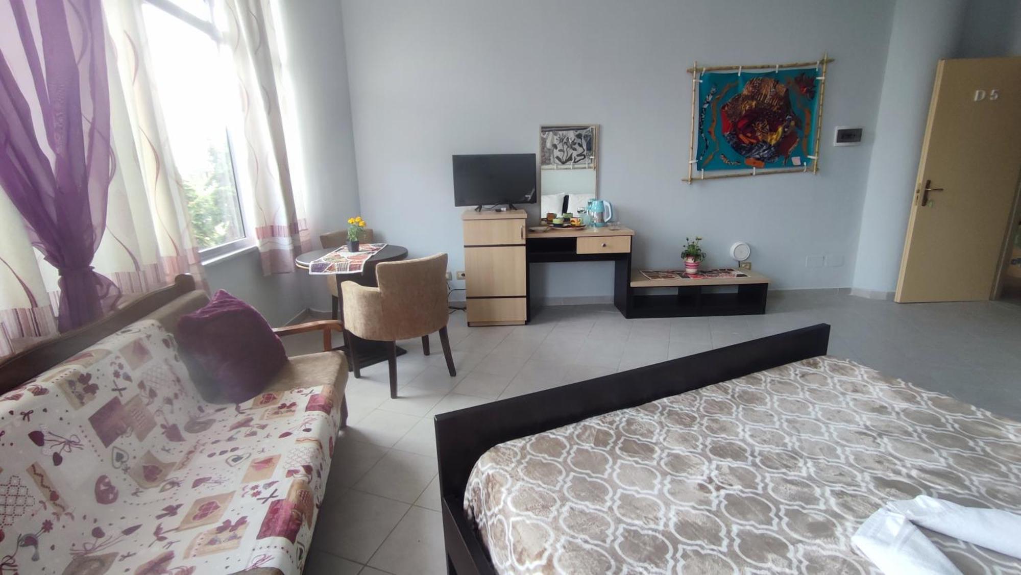 10 Apartmants Olimpia Mir دراس الغرفة الصورة